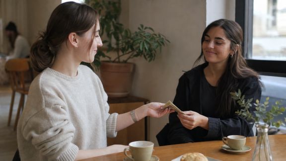 Astuces pour programmer les paiements sans tension entre amies