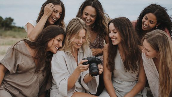 Photos souvenirs pour EVJF : comment réussir son album entre amies