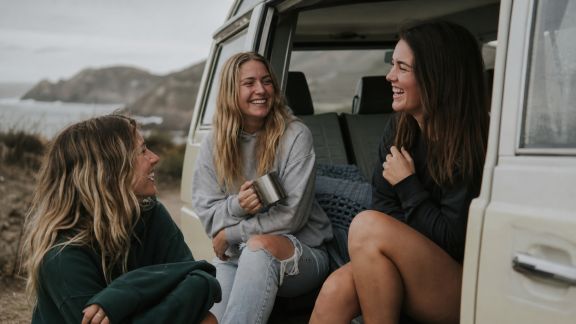 Road trip EVJF : conseils pour organiser une aventure itinérante réussie